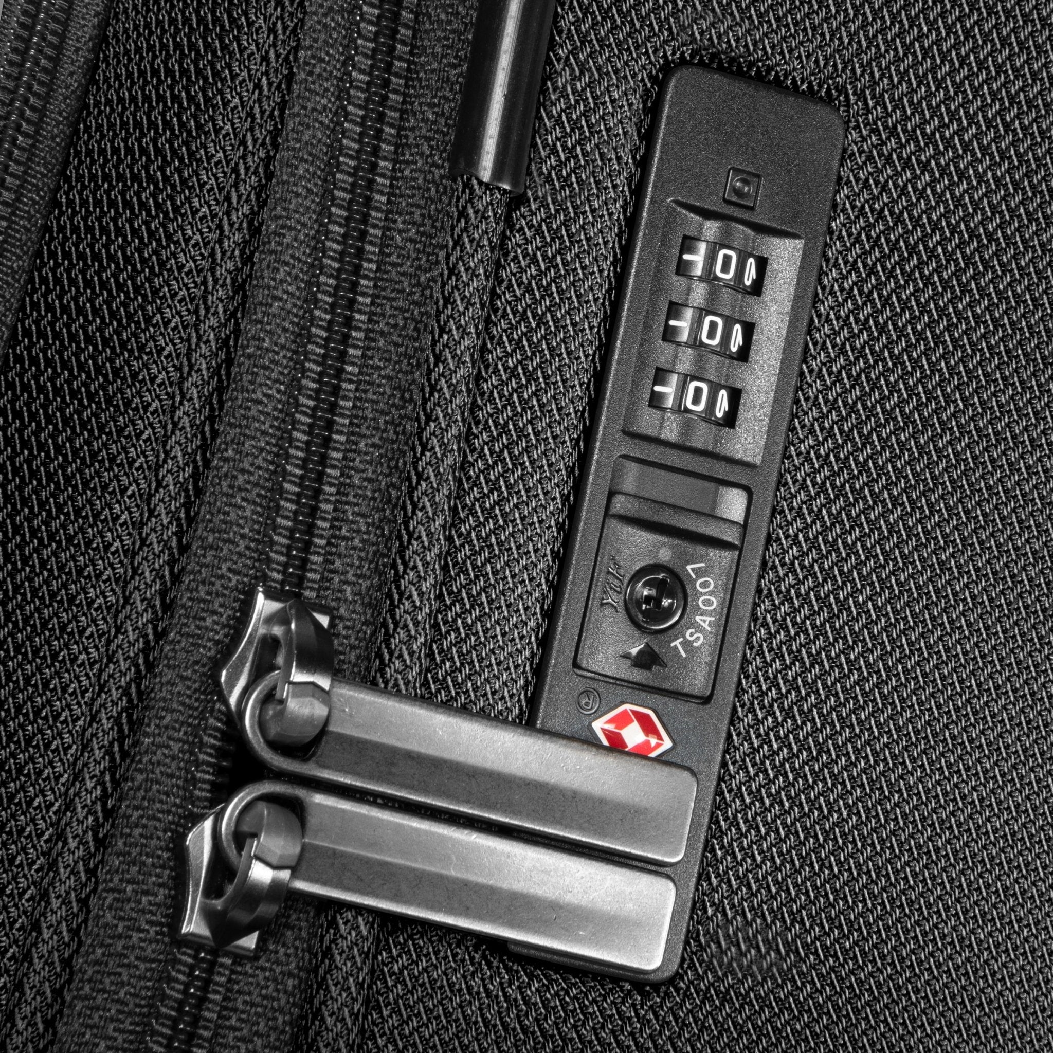 Avalon Softside Medium Check-In Expandable Spinner (Member Exclusive) - Image 10