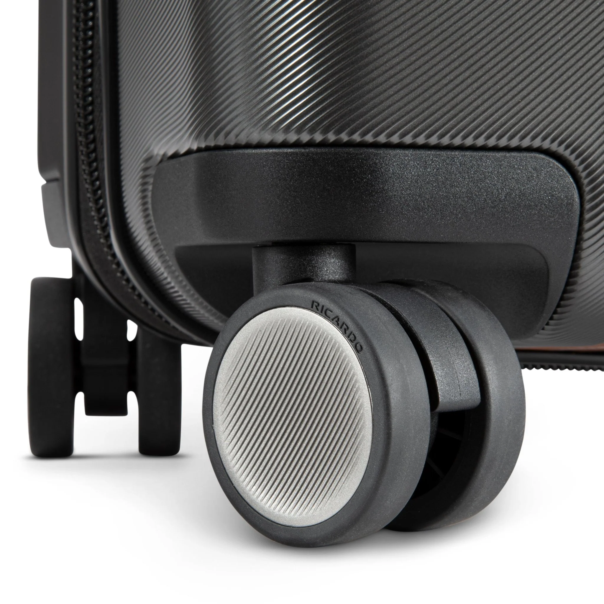 Montecito 2.0 Hardside Carry-On Expandable Spinner - Image 18